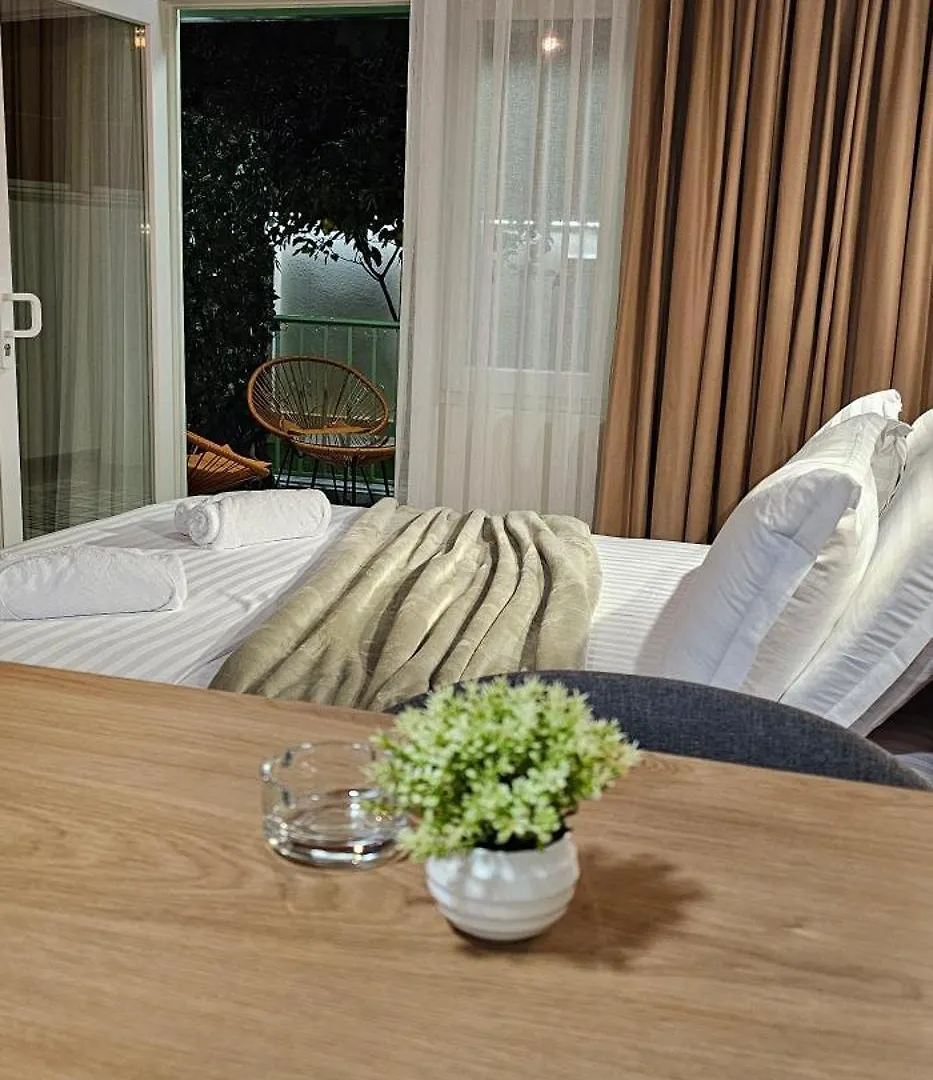 Olive Garden Apartments Tirana 0*,